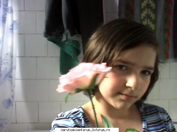 :zzz: (acum am parul mai lung, poza asta e facuta acum vreo 2 sau 3 luni) poze cu noi :).